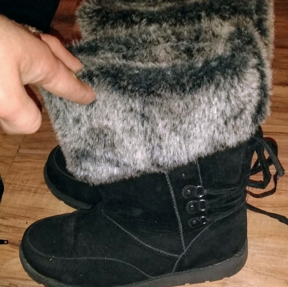 Rampage Black/Gray Faux Fur Suede Ankle Boots - Picture 3 of 4
